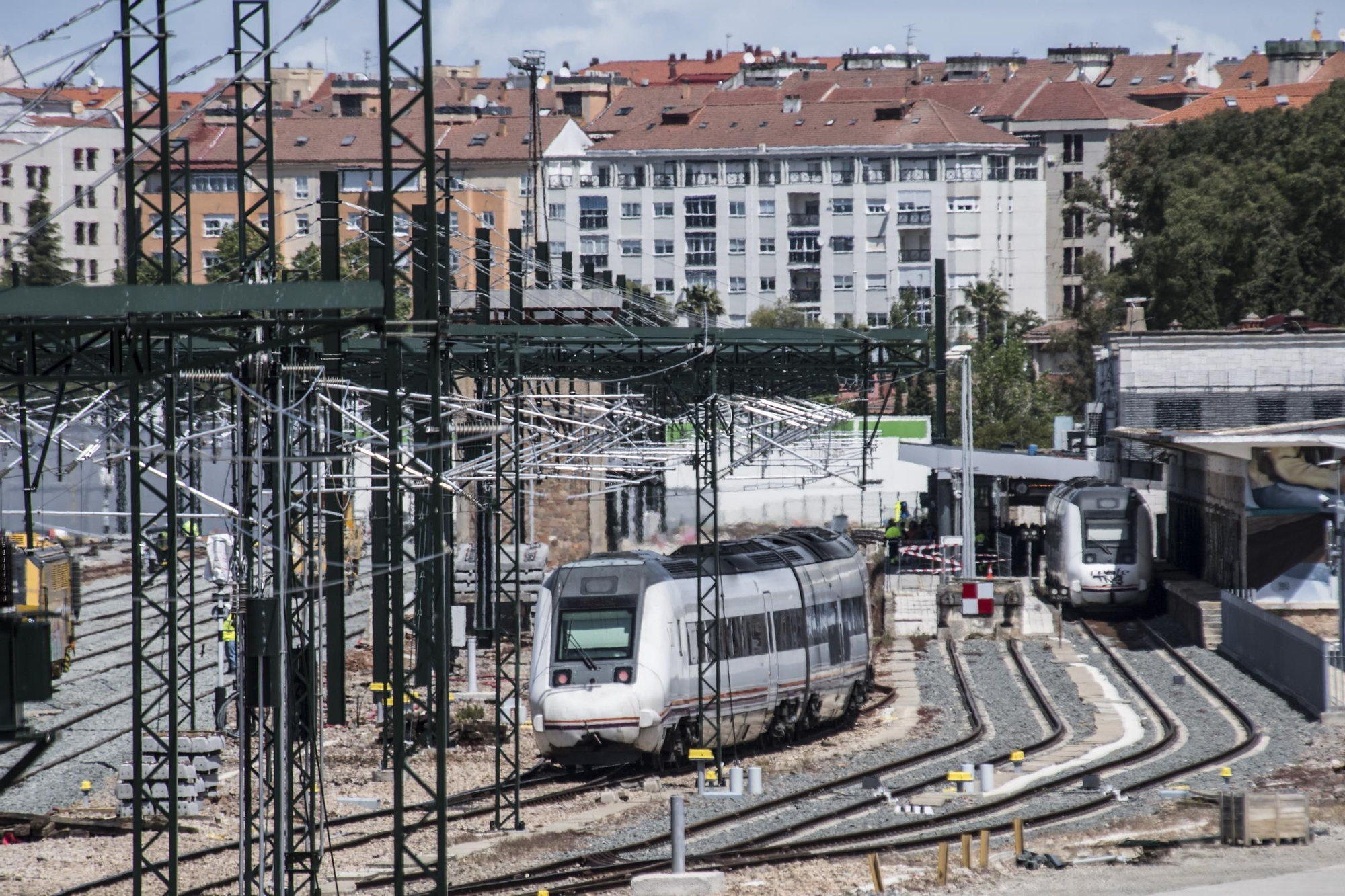 Galería | Trenes de media distancia llegan a Cáceres en imágenes de archivo