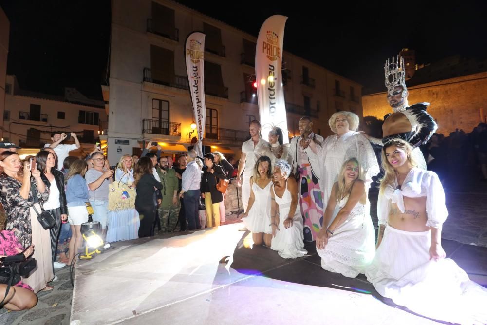 El acto inaugural del Ibiza Gay Pride tuvo lugar ayer frente al Mercat Vell