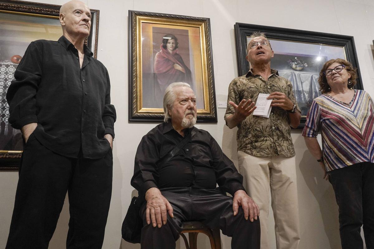 La inauguració de les pintures de Rafael López Pozo, en imatges