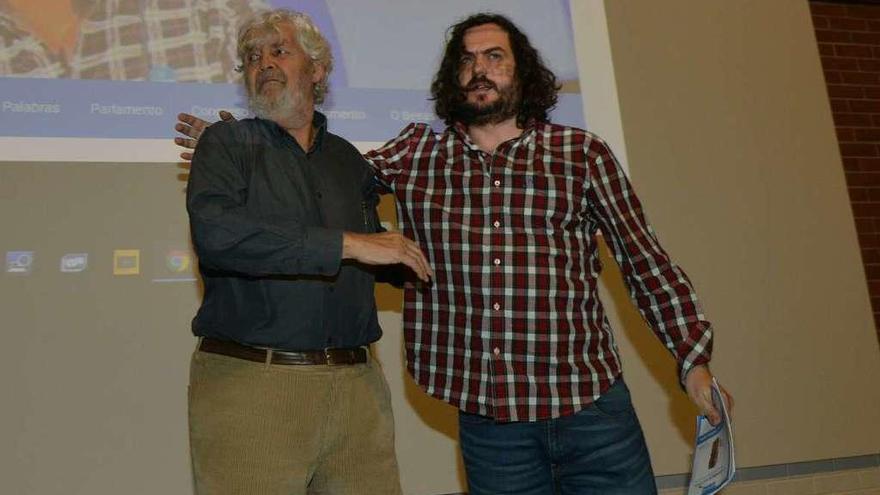Beiras y Antón Sánchez, ayer, en la asamblea de Anova celebrada en Pontevedra. // Gustavo Santos