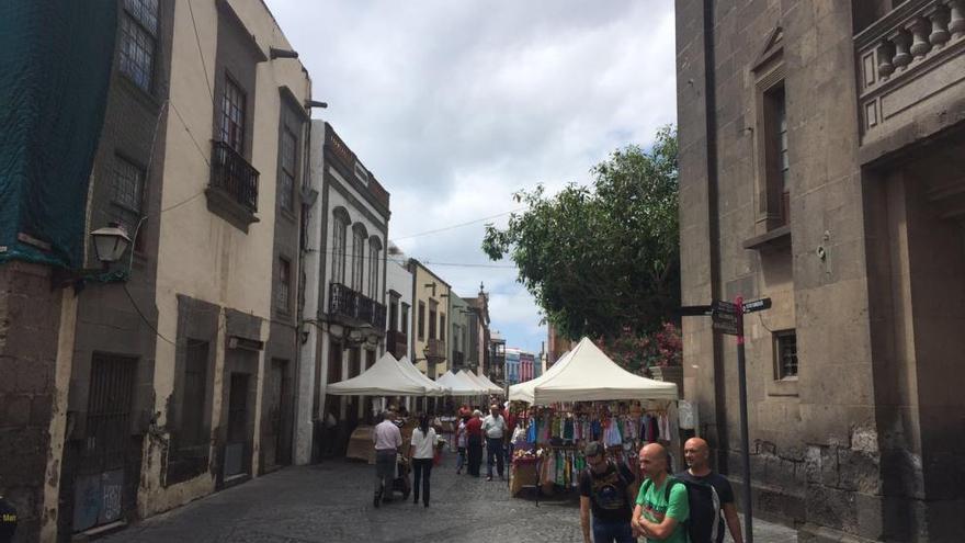 El Mercadillo de Artesanía de Vegueta, de capa caída