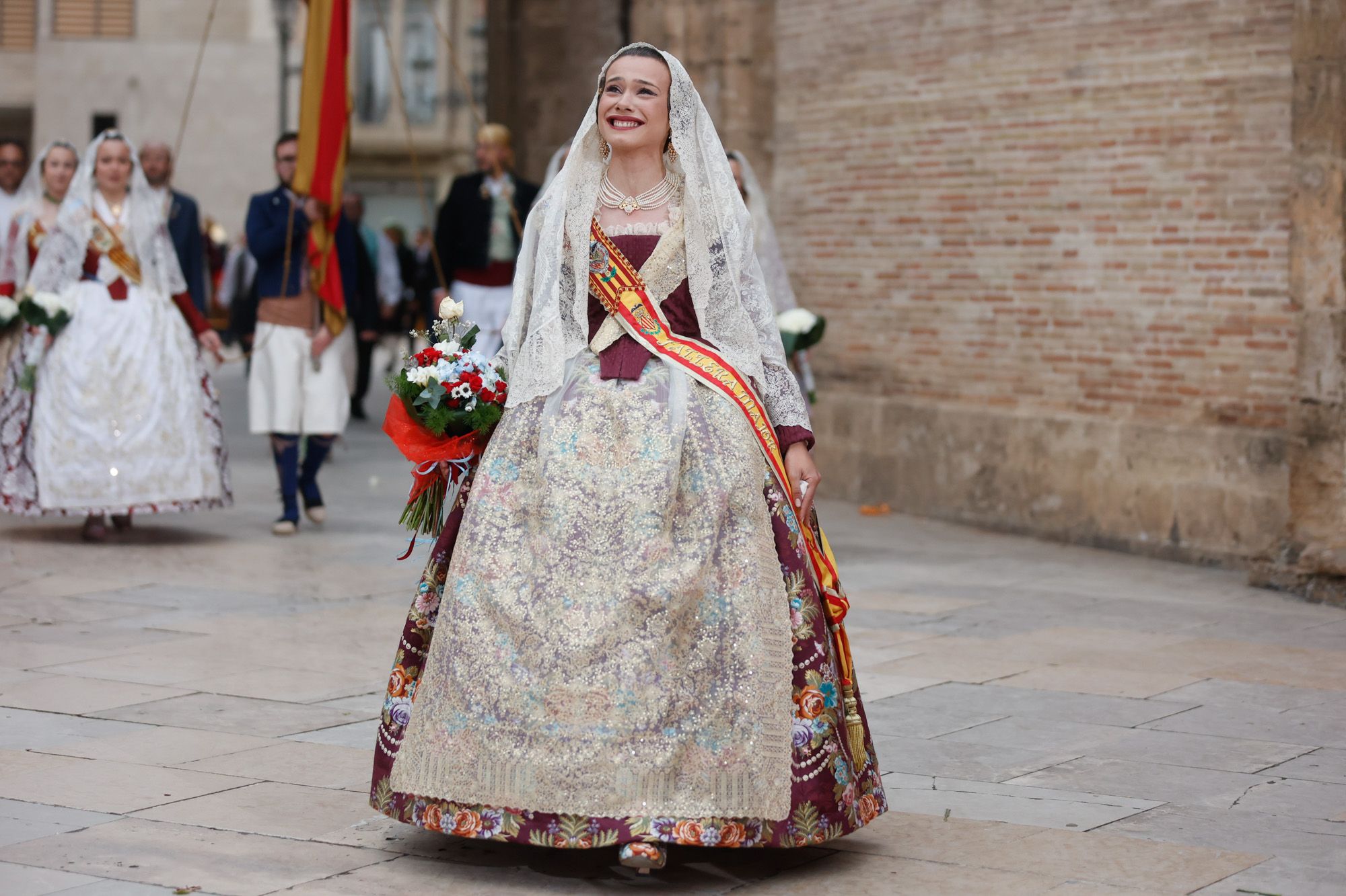 Falleras Mayores en la Ofrenda 2025. Día 17 (2/4)