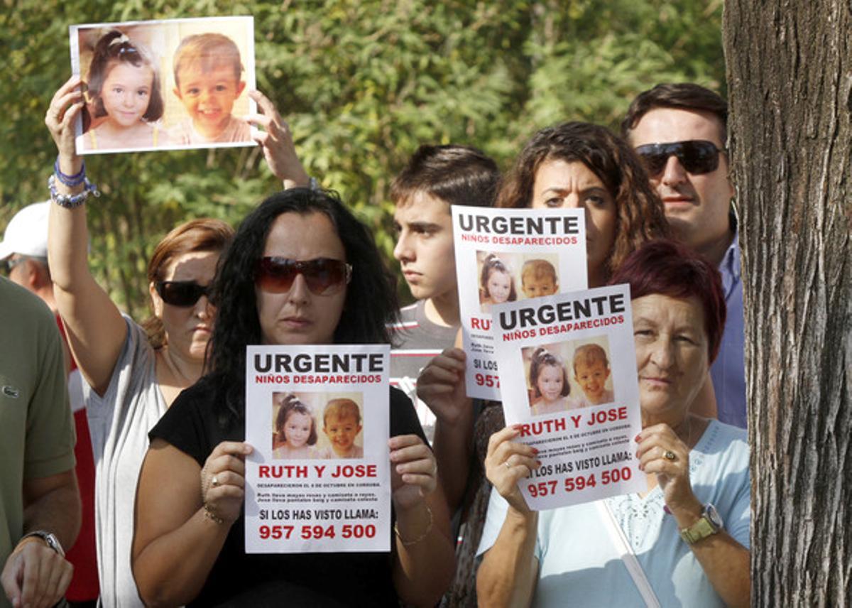 Manifestació al parc Cruz de Còrdova, on van desaparèixer els germans, diumenge passat.