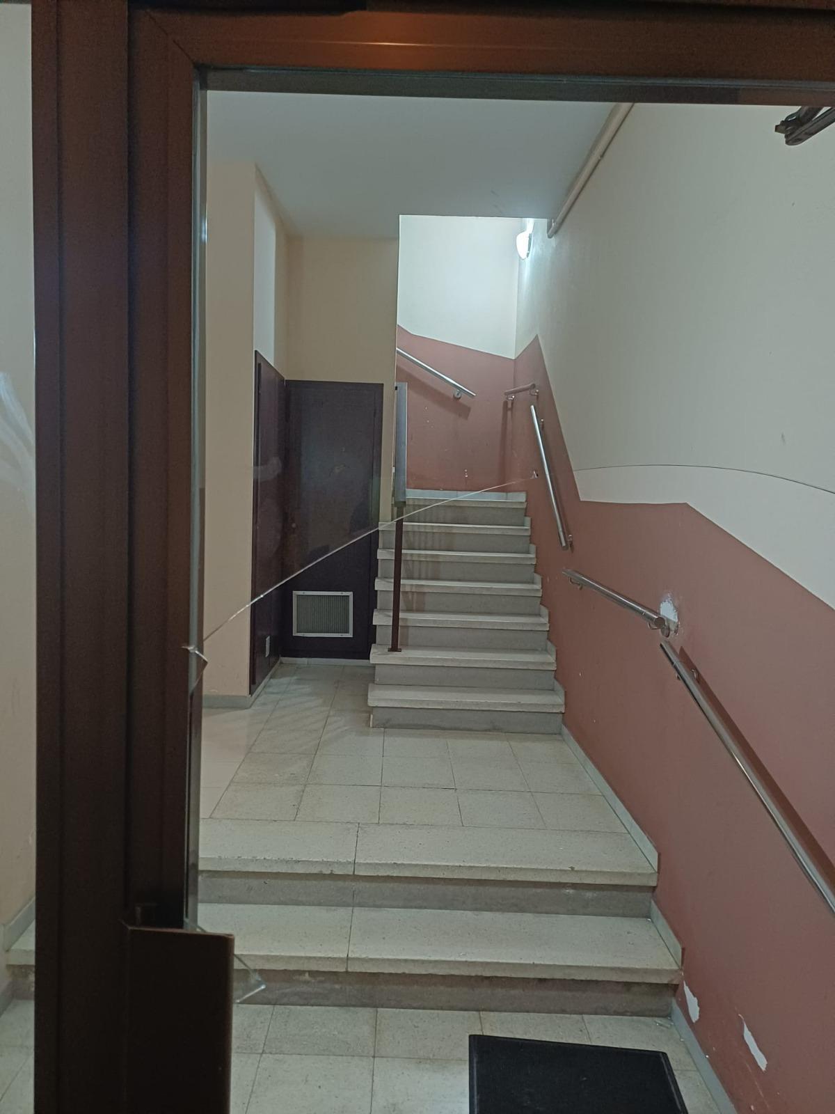 Les fotos de les destrosses després d'una discussió pel volum a Girona Les fotos de les destrosses després d'una discussió pel volum a Girona