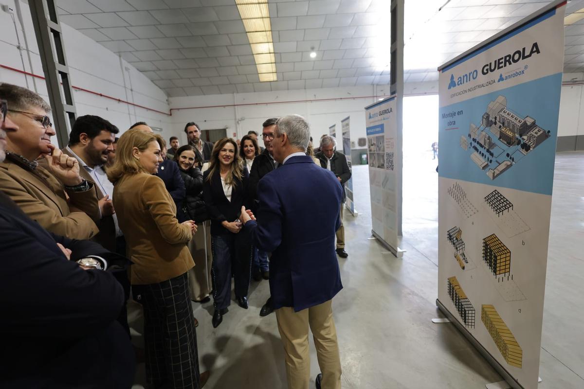 Visita a las instalaciones de la nueva factoría Anrobox &amp; Guerola en Alberic esta mañana.