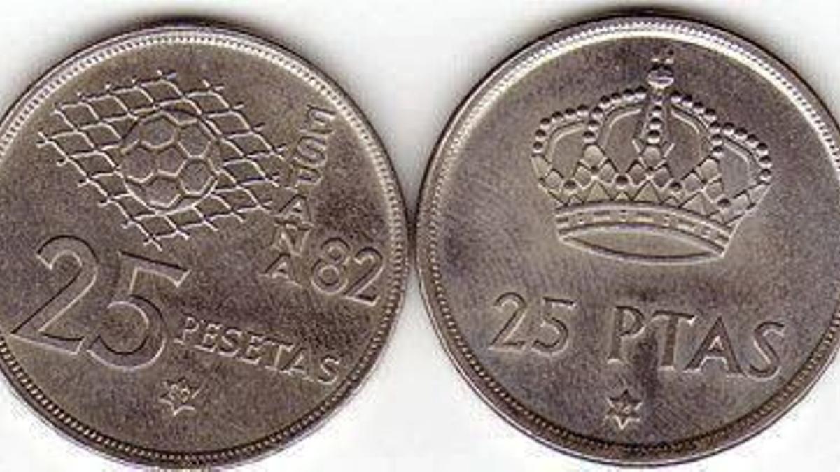 Dos monedas de 25 pesetas.
