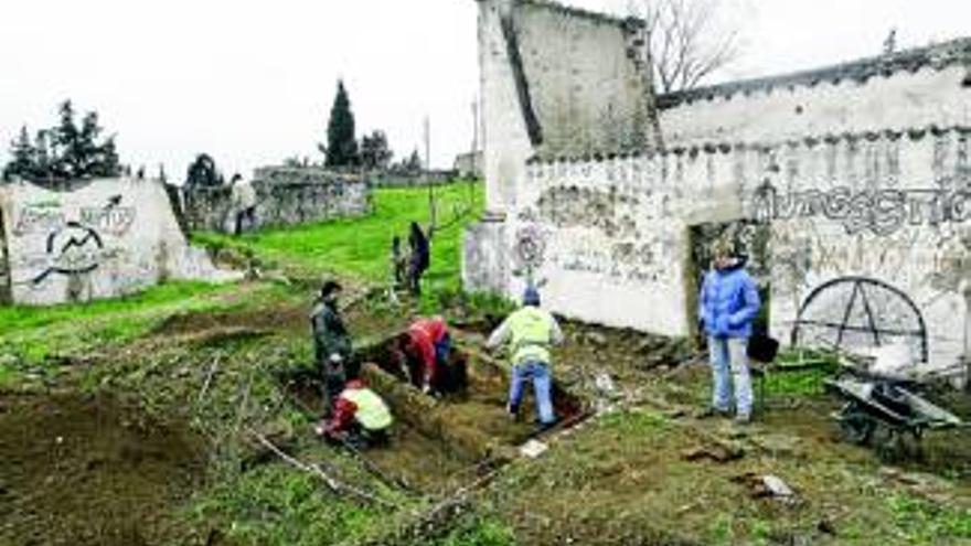 Denuncian un intento de agresión a un arqueólogo y daños en el Fuerte