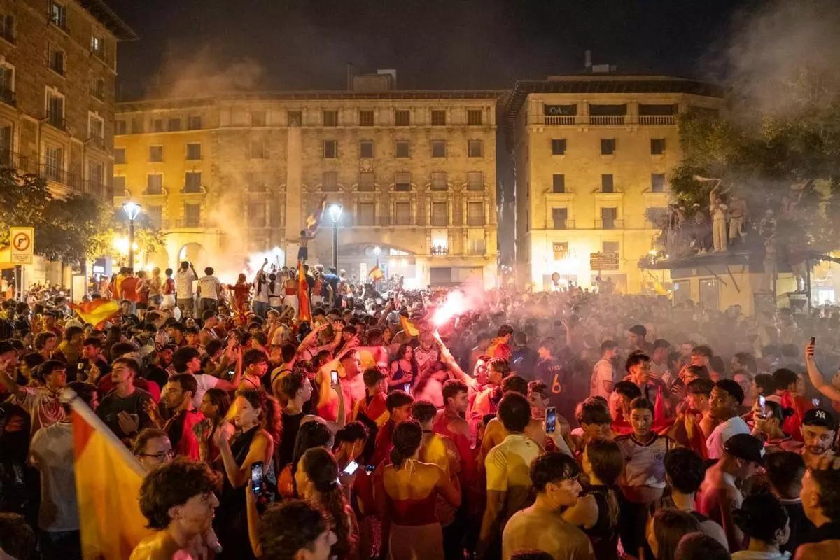 Jubel, Tränen, Autokorsos: So hat Palma Spaniens WM-Titel gefeiert