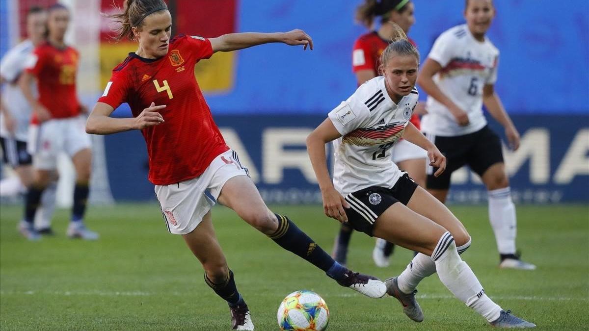 Irene Paredes, durante el partido ante Alemania en el Mundial de Francia 2019