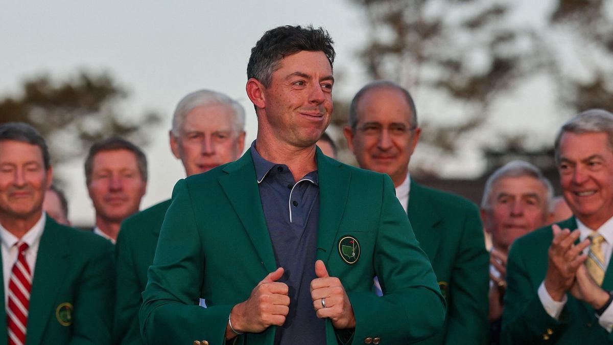 Rory McIlroy, con su chaqueta verde de campeón de Augusta.