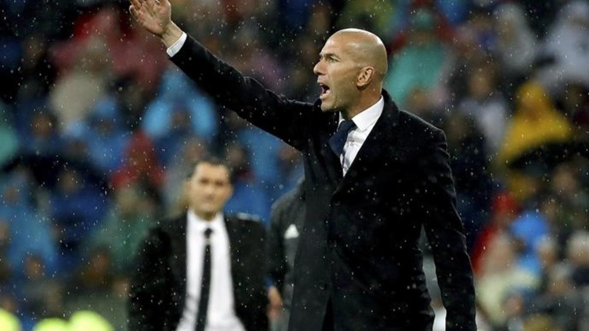 Zidane está aguantando a las estrellas, pero resulven los que entran desde el banquillo