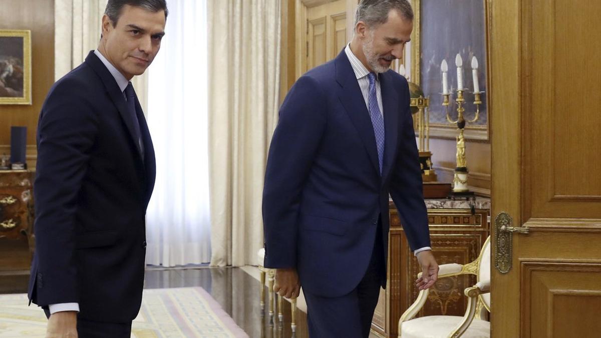 El Rey recibe a Sánchez en Zarzuela.