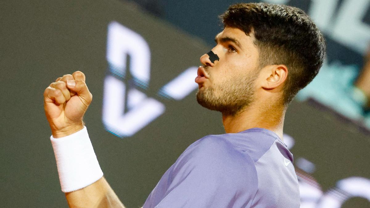 Carlos Alcaraz se enfrenta a Kareb Khachanov en los octavos de final del Masters 1000 de Roma 2025
