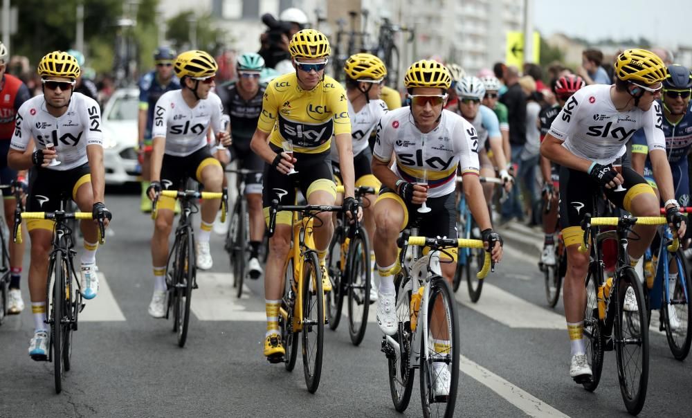 Froome gana su cuarto Tour de Francia, mientras que el belga Groenewegen gana en París.