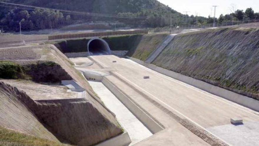 Imagen de una de las entradas del túnel construido en el término municipal de Elche.