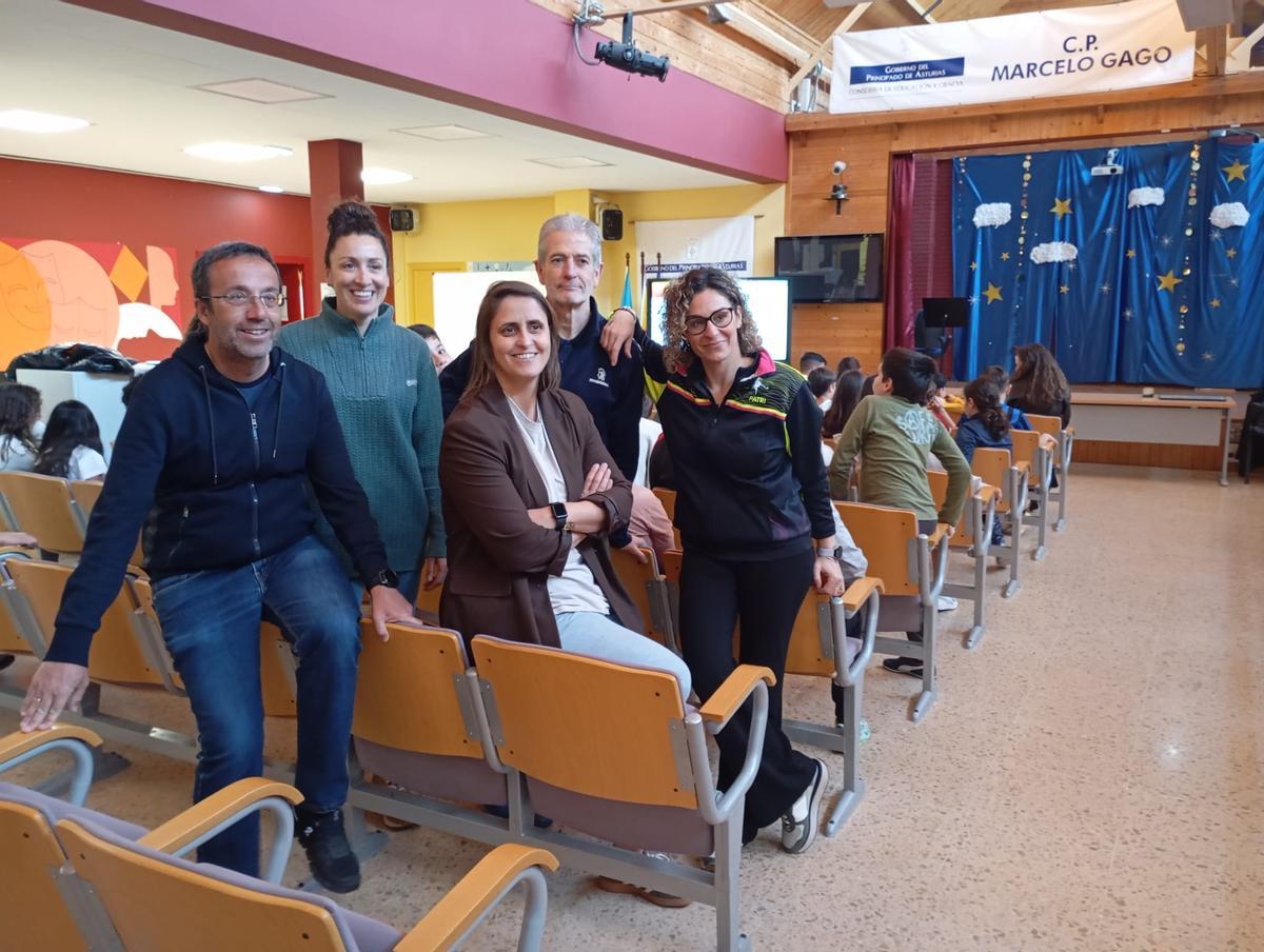 Por la izquierda, Jorge García, Jessica Alonso, Manuela Ena, Ramón Gallego y Mónica Martín Cid, antes de la jornada Aula Olímpica en el Marcelo Gago.