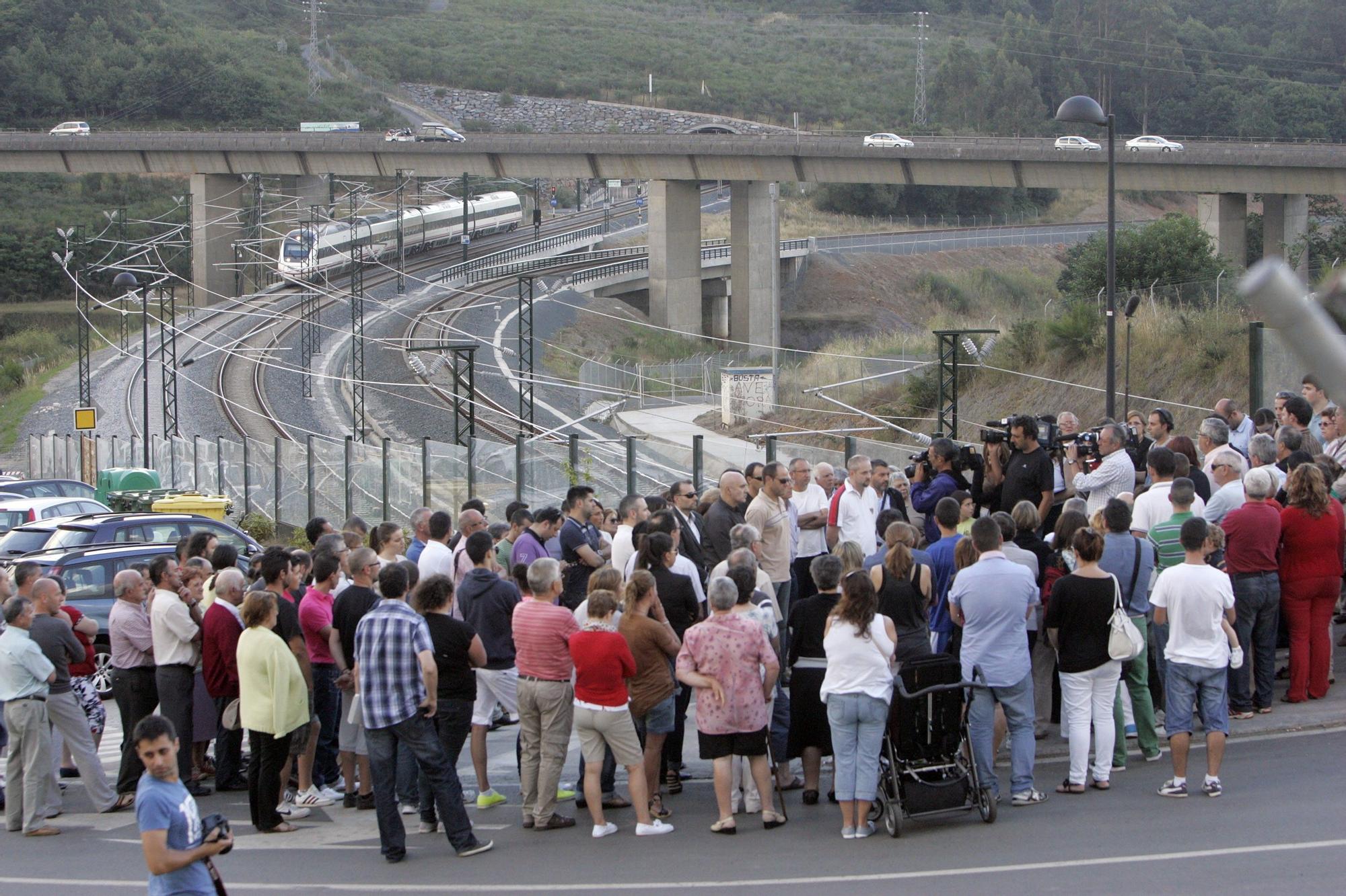 Acto homenaje a los vecinos de Angrois que ayudaron en el rescate de las víctimas