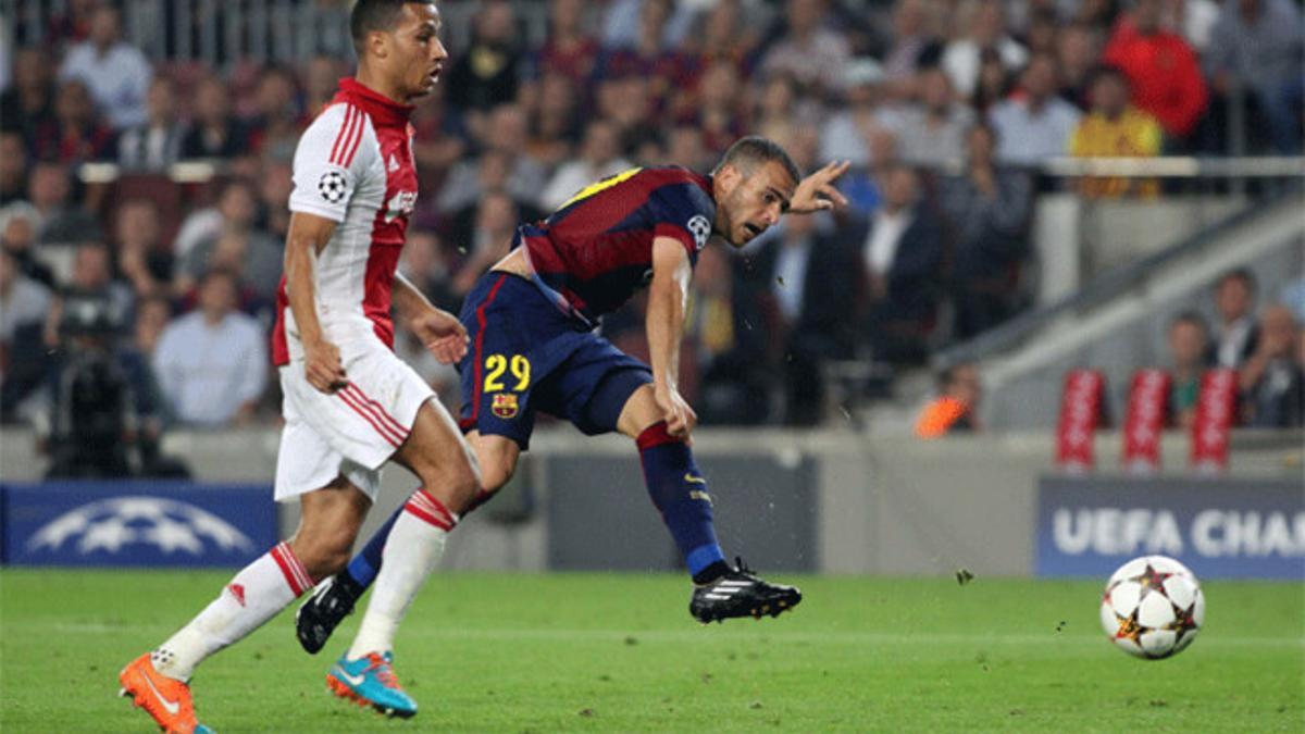 Sandro remata el tercer gol del Barça ante el Ajax