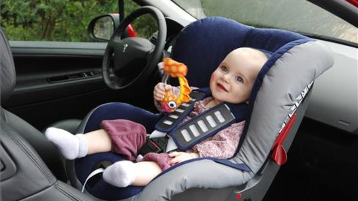 No lleves a tu hijo con el abrigo puesto en la silla del coche!