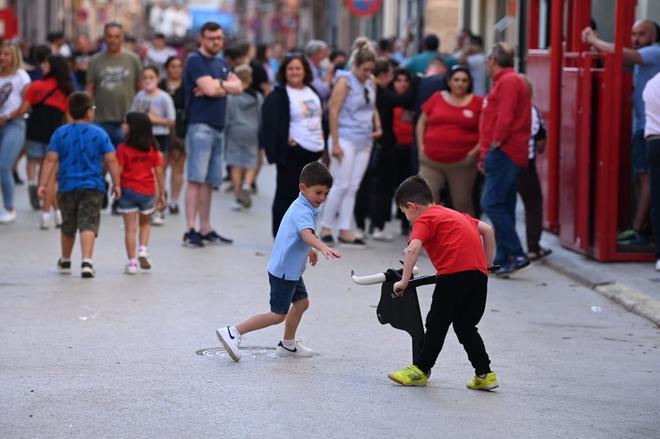 Toros, carretones infantiles y desfiles de moda: lo mejor del jueves de las fiestas de Almassora