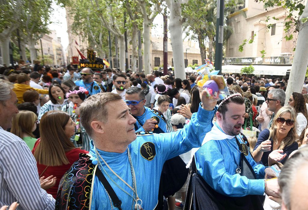 El pasacalles sardinero de este sábado, en imágenes