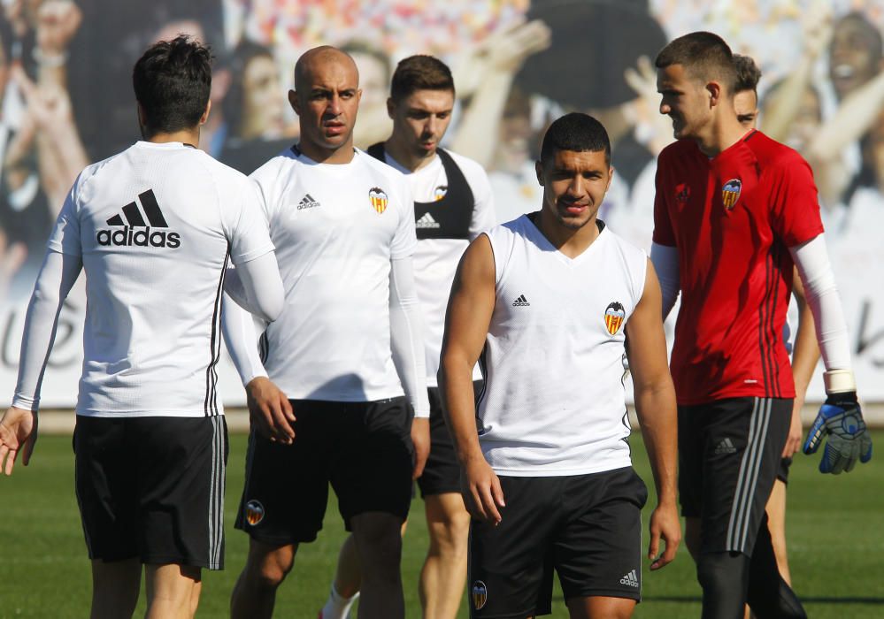 Entrenamiento del Valencia con vistas al Deportivo