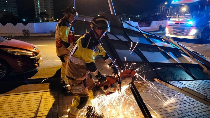 Mercados navideños y tendidos eléctricos por los suelos y dos incendios: la borrasca Dorothea se hace notar en Tenerife