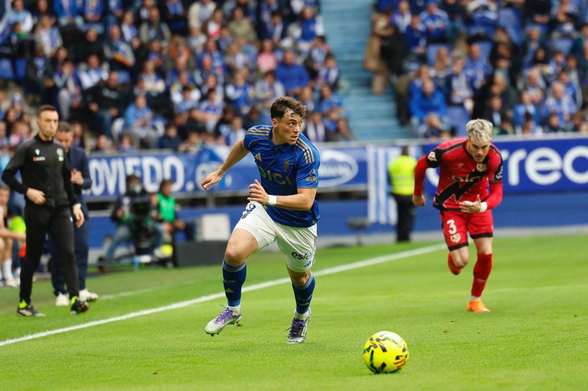 Las imágenes del partido entre el Real Oviedo y el Rayo Vallecano en el ...