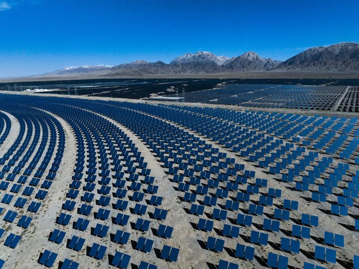 Fortalecer la base y modernizar las industrias tradicionales son las principaes tareas en las que se centra el XV Plan Quinquenal.