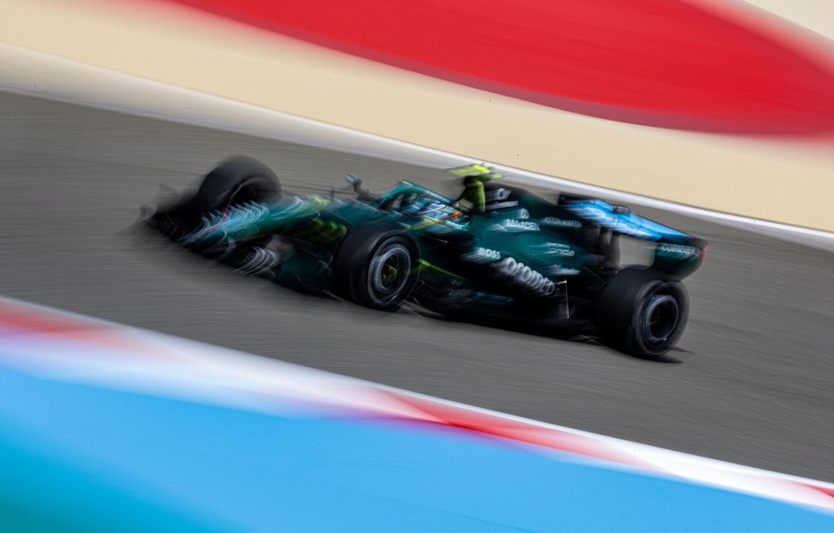 SAKHIR (Bahrain), 12/02/2026.- Aston Martin driver Fernando Alonso of Spain in action during the Formula 1 pre-season testing at Bahrain International Circuit in Sakhir, Bahrain, 12 February 2026. (Fórmula Uno, Bahrein, España) EFE/EPA/ALI HAIDER