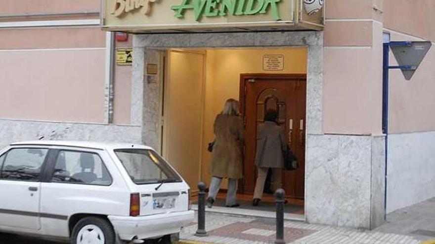 Una imagen de la entrada del &quot;Bingo Avenida&quot;, en la avenida Teodomiro