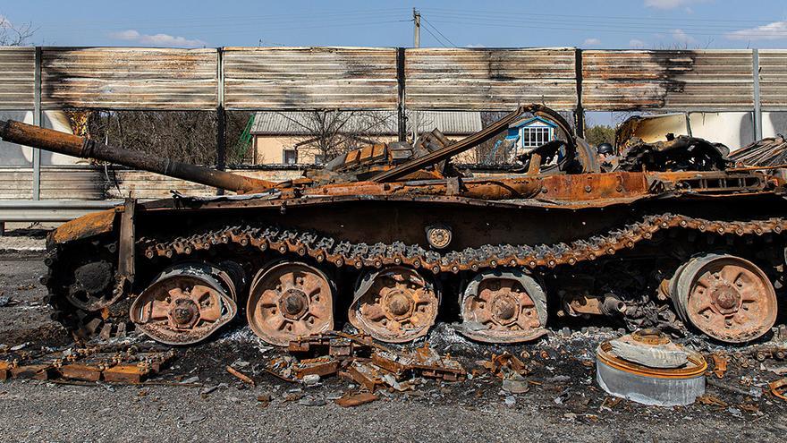 Un tanque ruso destruido cerca de Kiev.