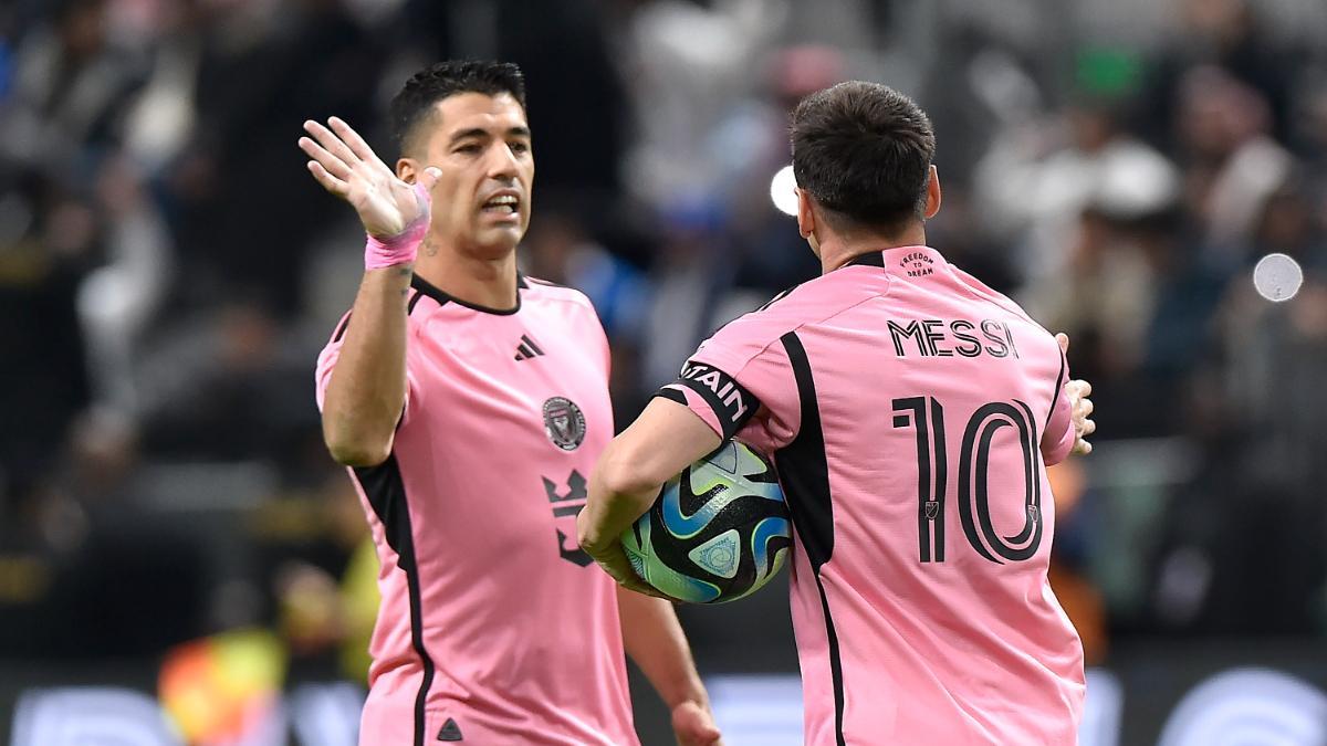 Luis Suárez y Leo Messi marcaron en la derrota ante el Al Hilal (4-3)