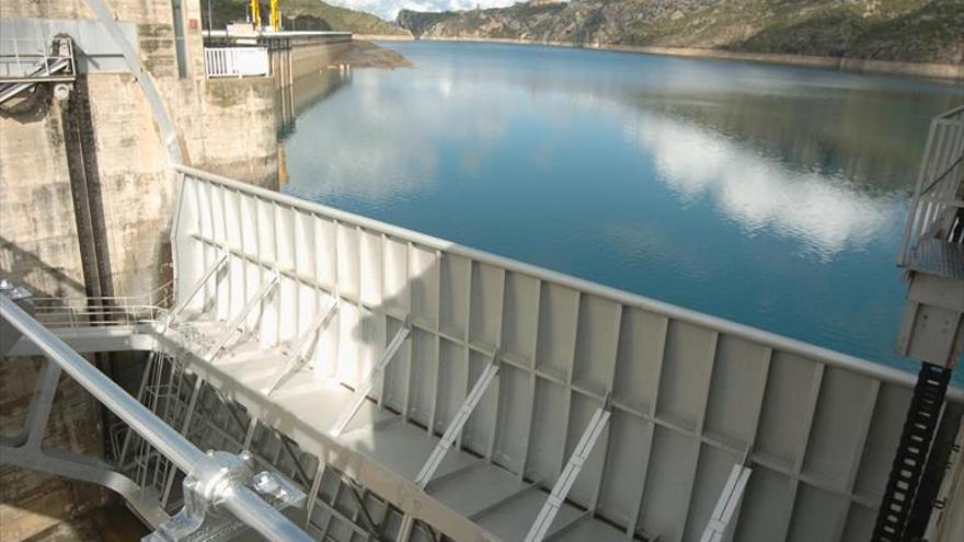 El Congreso apoya la reversión de los beneficios hidroeléctricos