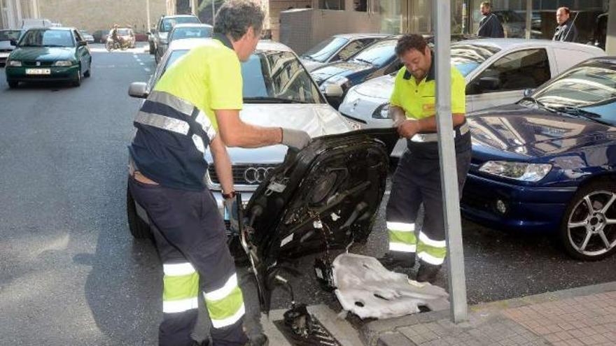 Un conductor daña 15 coches en una persecución en Pontevedra con un coche robado en Vigo