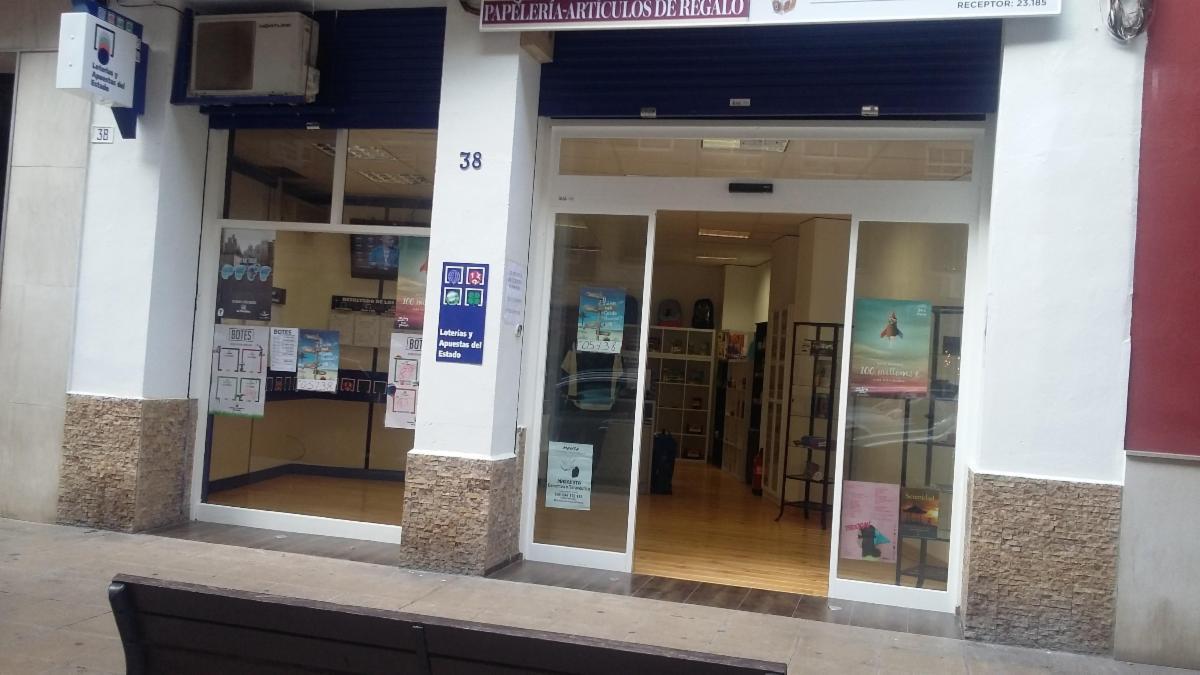 Punto de venta de lotería, en una papelería de la avenida Casalduch, 38, de Castelló.