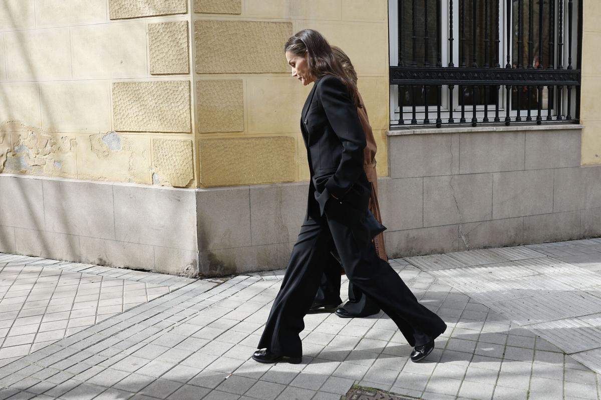 La reina Letizia, a su salida de la capilla ardiente. La reina Letizia, a su salida de la capilla ardiente.