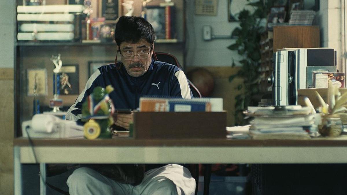 Benicio del Toro, un sensei con un fuerte sentido del honor en 'Una batalla tras otra'.