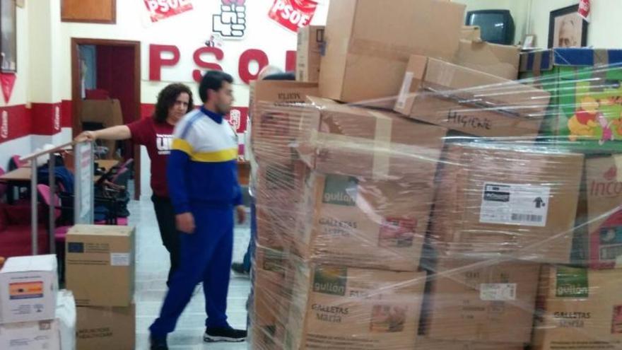 Imagen de las cajas de productos con destino a Idomeni.