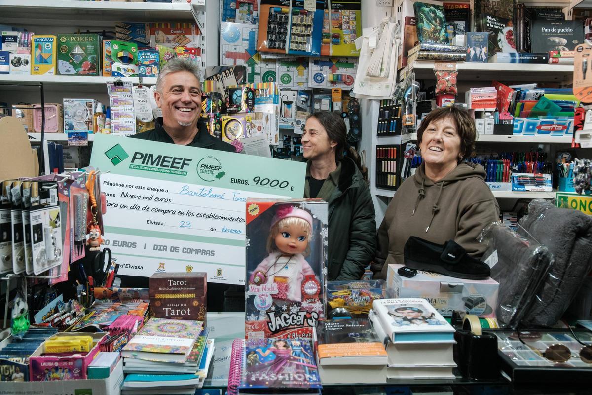 Todas las fotos de la jornada de compras de la campaña de Navidad de PIMEEF