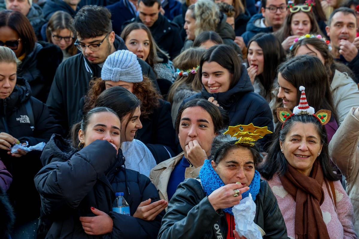Las fotos de las campanadas anticipadas en Vilagarcía 2025 Las fotos de las campanadas anticipadas en Vilagarcía 2025