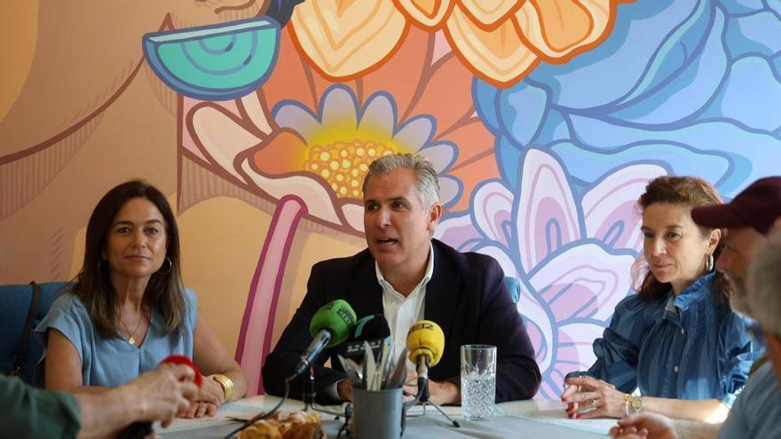 Rafa Domínguez promete reabrir Reina Victoria, crear 1.200 plazas de aparcamiento y «abrir Pontevedra a la ría»