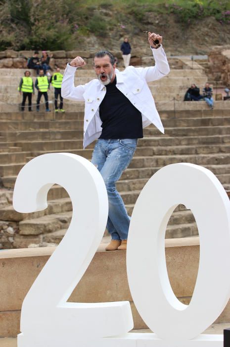 Photocall en la calle Alcazabilla antes del encuentro con la prensa