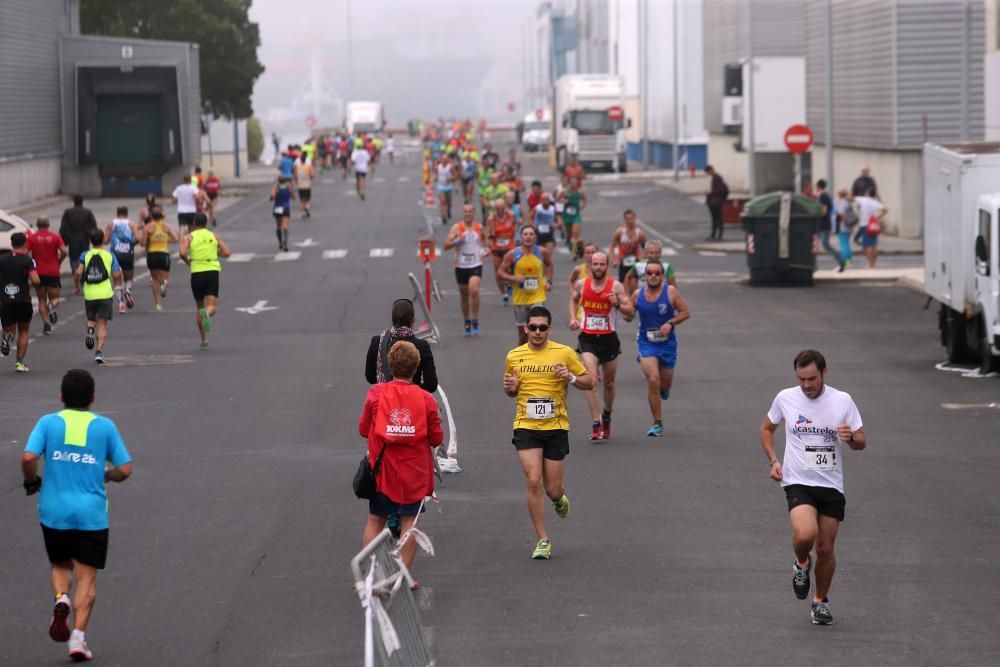 Cerca de 500 corredores participaron esta mañana en la carrera de 10 kilómetros de O Berbés