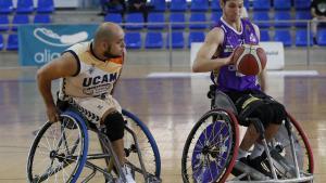 Maor Lasri, jugador israelí del BSR Valladolid - Fundación Aliados (derecha), durante un partido de esta temporada.