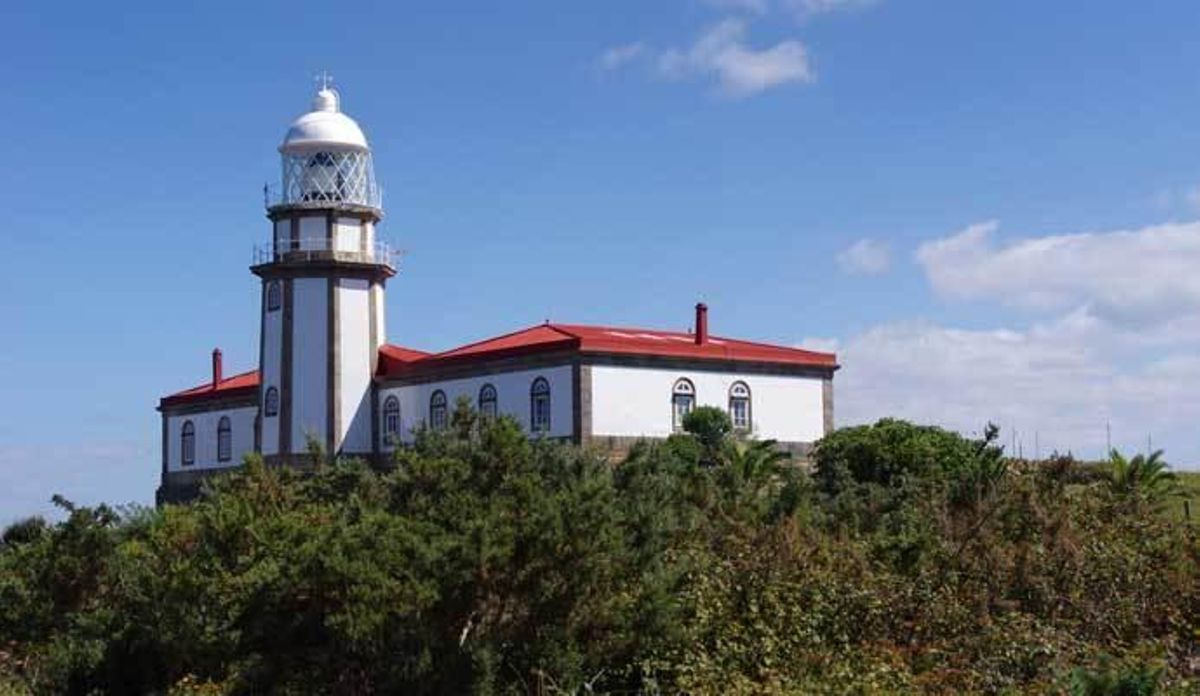 Cinco faros en las Rías Baixas