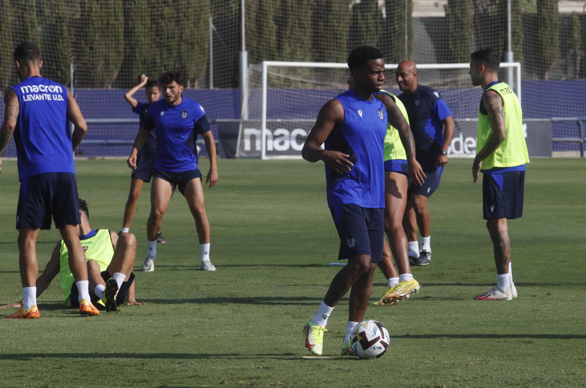 Sesión en Buñol del Levante UD