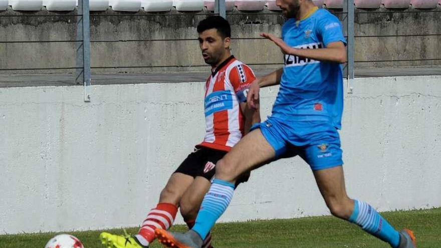 Los de A Illa tienen que ganar al Ourense la última jornada para finiquitar la salvación. // I. Abella