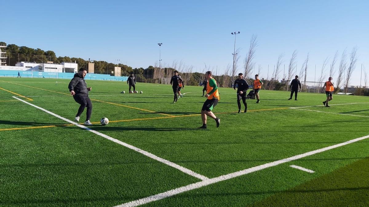 Deportistas entrenandi en las instalaciones deportivas de Torremolinos.