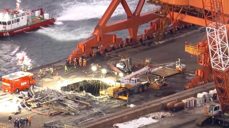 Una persona desaparecida y tres heridas tras el derrumbe de un andamio en la planta siderúrgica de Kawasaki en Japón